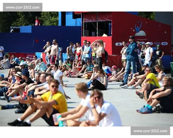 激情燃爆世界杯现场，全球球迷实时享受极致足球盛宴 - 副本