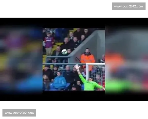 精彩足球瞬间集锦 各大赛场激战回顾 绽放绿茵场上的激情与荣耀 - 副本 (2) - 副本